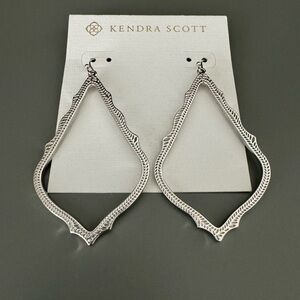 Kendra Scott Sophee Drop Earrings in Silver